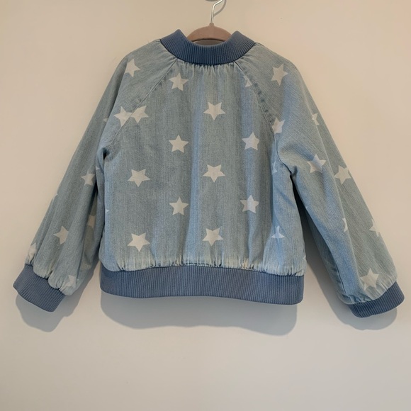 Gap girls light denim zippered jacket with white star. Size 4. - Picture 2 of 4